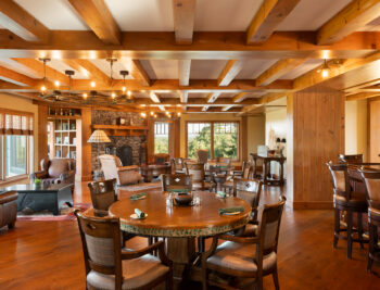 The lounge and bar in the clubhouse at Lake Winnipesaukee Golf Club.